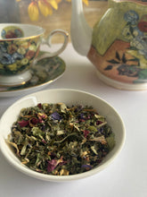 Load image into Gallery viewer, Descansa - Tilo, Lavanda, Melissa, rosas…